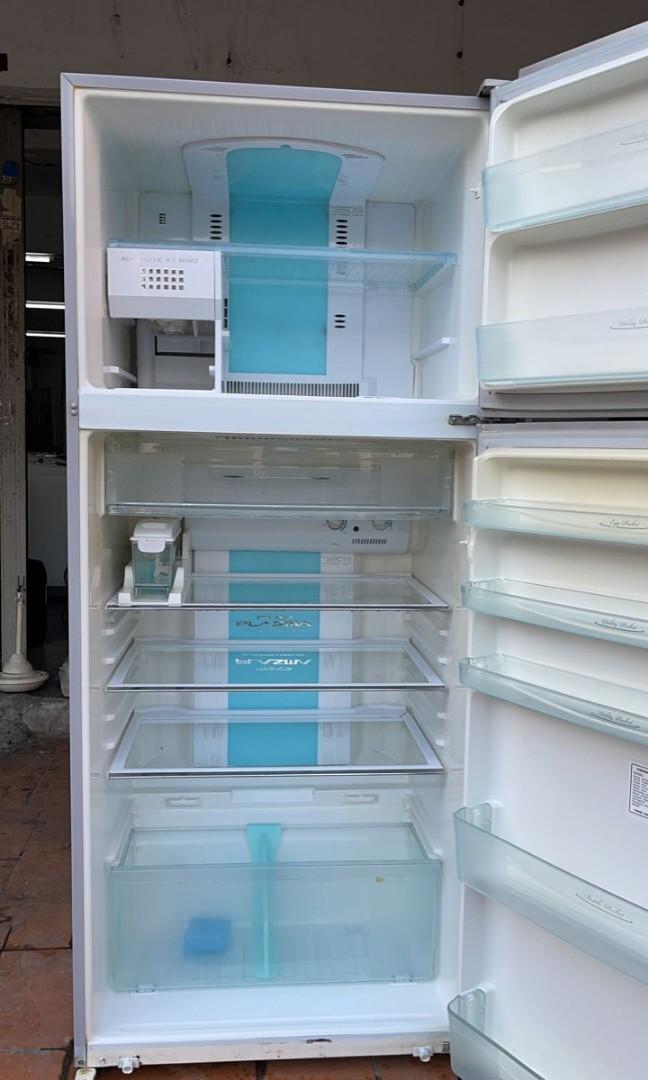 Toshiba auto ice maker fridge, TV & Home Appliances, Kitchen Appliances