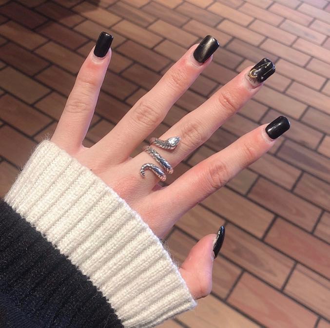 Snake ring deals aesthetic