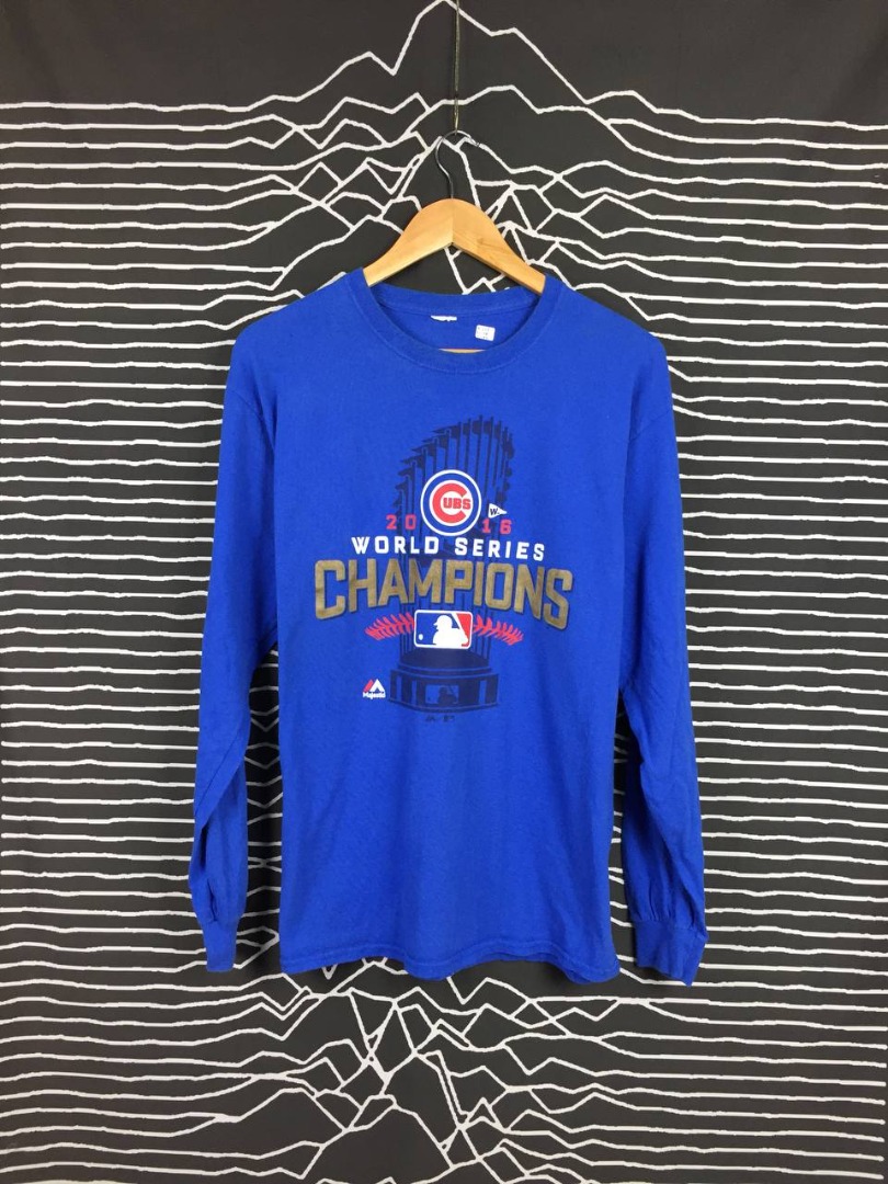 Vtg MLB Chicago Cubs Champion Tshirt, Men's Fashion, Tops & Sets, Tshirts &  Polo Shirts on Carousell