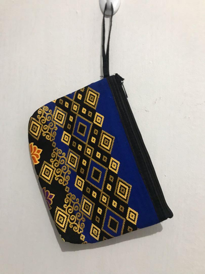 Zamboanga/ Mindanao Pouches (Category: Purses & Pouches) located in Quezon City. Submitted by cmcrhs (Listing ID 1179632925, Image 1). Description: 140 pesos for two. :).
