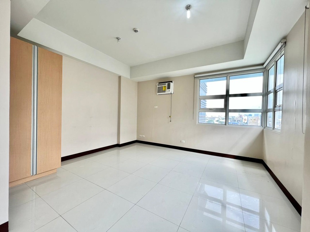 101 Newport Boulevard Studio Condo Unit For Sale 3937, Property