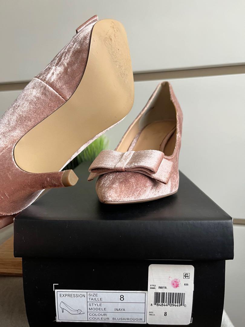 💯 Expression Suede Heels (Category: Heels) located in Taguig. Submitted by mypeg (Listing ID 1176153135, Image 2). Description: 💯 Expression Suede Heels Size:8 Kitten heels Very Sexy Stored only RFS: moving out sale Delivery fee: c/o buyer MOP: GCASH, BDO, Metrobank 💯 Authentic, Good Buy.