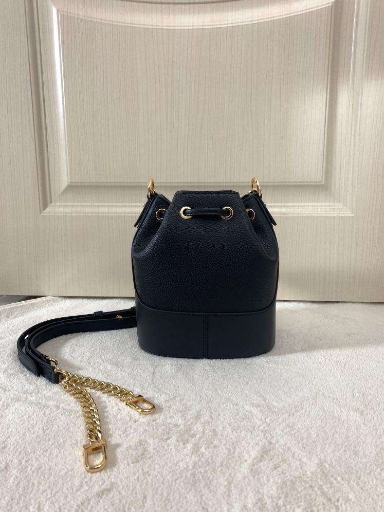Michael Kors Devon Bucket Crossbody Bag Women s Fashion Bags