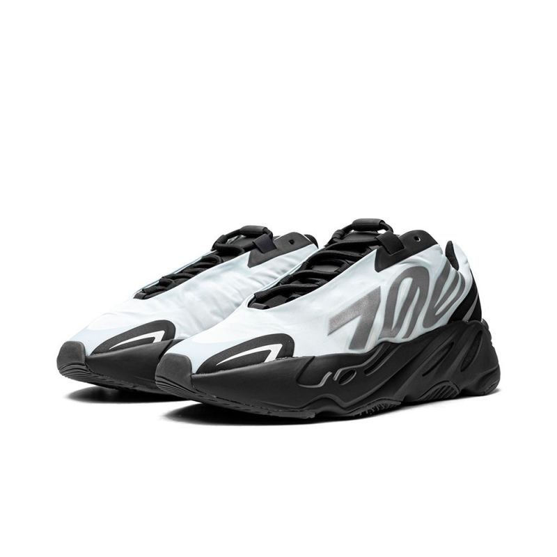 Yeezy on sale 700 moth