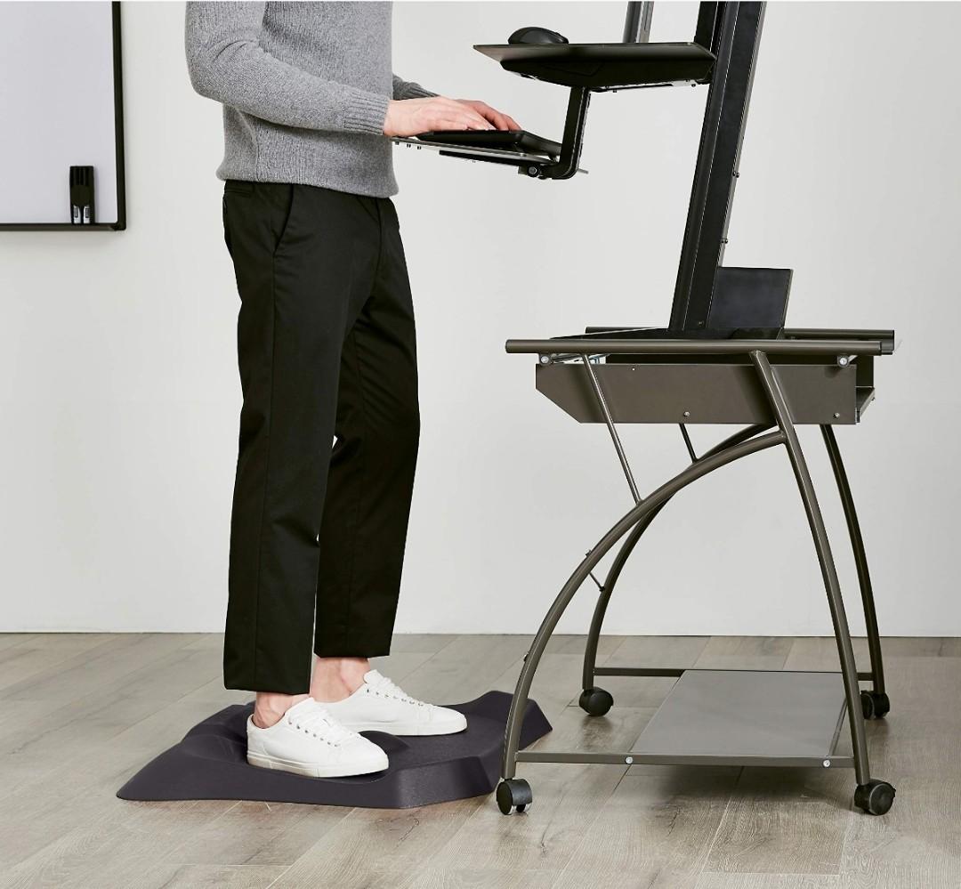 AmazonBasics 30x3x25 NonFlat Standing AntiFatigue Desk Mat, Computers