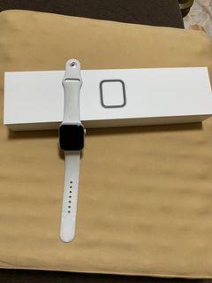 Apple iwatch series 4 40mm with white sport band 
