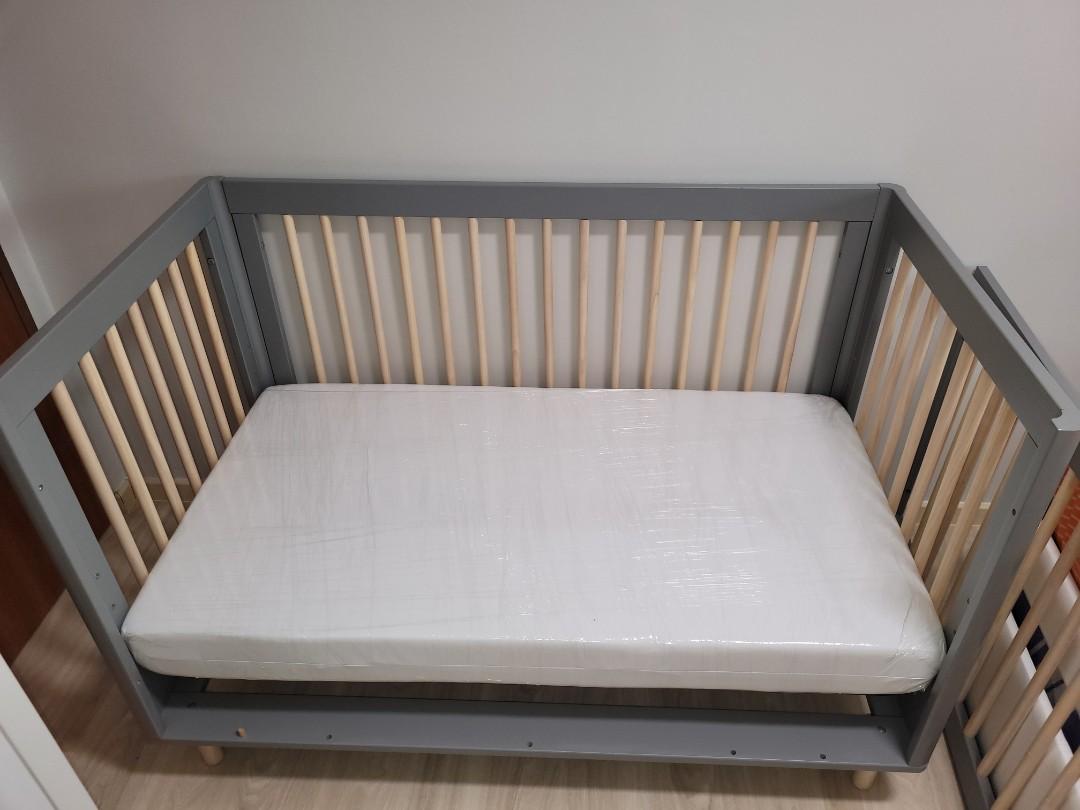 Babyletto 3 in 1 crib, Babies & Kids, Baby Nursery & Kids Furniture