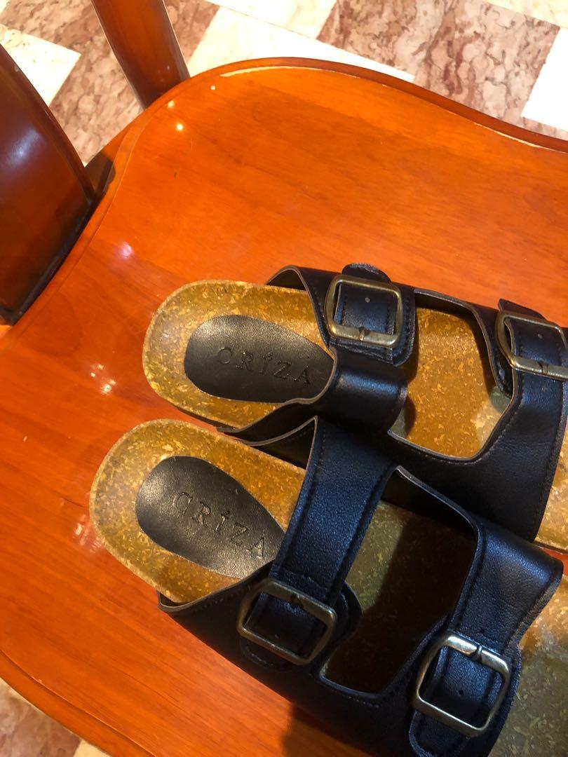 Birkenstock dupe sandals in Black (Category: Slippers and slides) located in Mariveles. Submitted by _shopfinderskeepers (Listing ID 1176123792, Image 3). Description: Brand: CRIZA Color: BLACK Size: SIZE 7 Material: Leather type Rfs: wrong size.