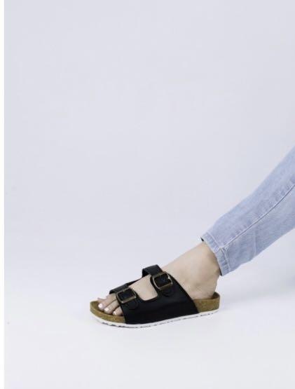 Birkenstock dupe sandals in Black (Category: Slippers and slides) located in Mariveles. Submitted by _shopfinderskeepers (Listing ID 1176123792, Image 2). Description: Brand: CRIZA Color: BLACK Size: SIZE 7 Material: Leather type Rfs: wrong size.