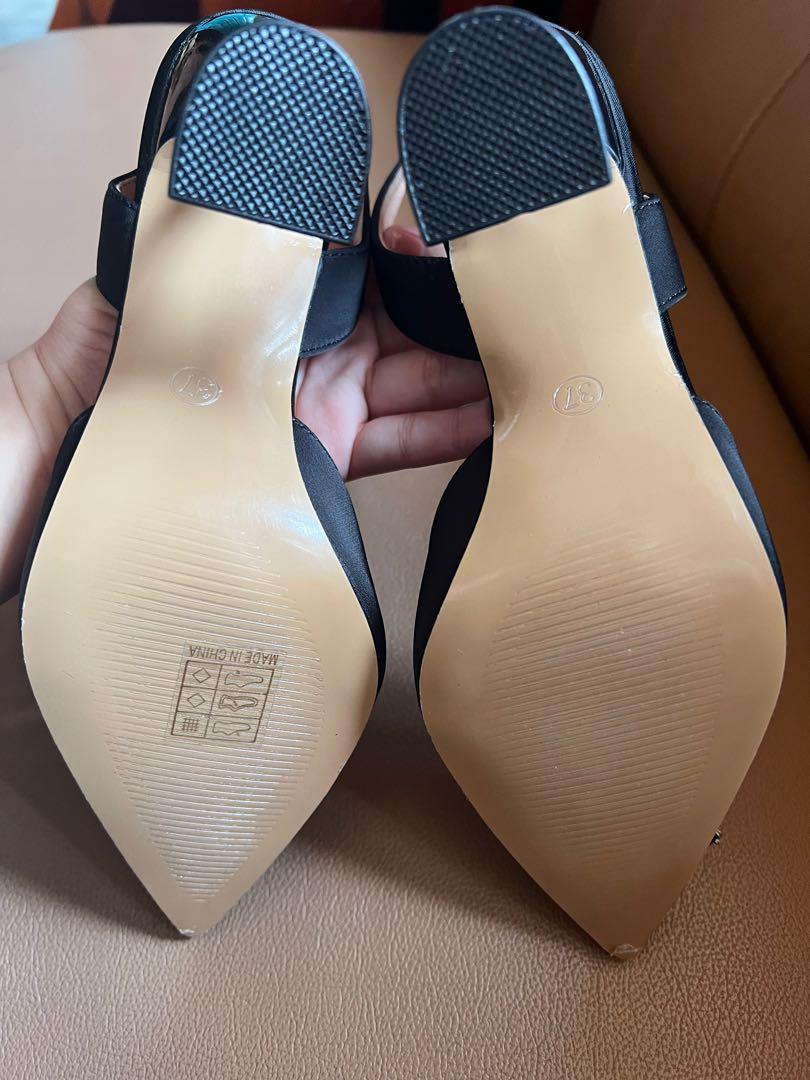Black rhinestone point toe stiletto (Category: Heels) located in Cainta. Submitted by futurequeensh_jm (Listing ID 1176049594, Image 3). Description: Super duper elegant as in wow Bought from Shein Size: 37 fits a size 6 3.5. Inches heels RFS: wrong size (small) .
