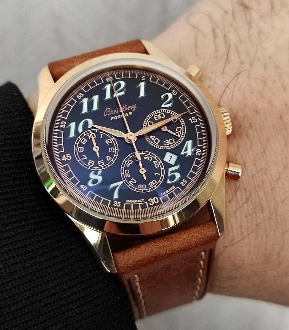 Breitling 百年靈navitimer Premier 計時自動上鏈h435手錶 原裝黑色錶盤夜光阿拉伯數字時 標18k玫瑰金錶殼計時碼錶日期顯示時 分 小秒針時間指示
