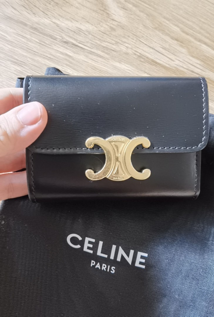 Shop CELINE Triomphe CARD HOLDER WITH FLAP TRIOMPHE IN SHINY