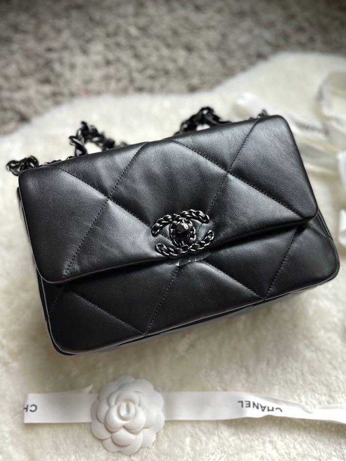 Chanel 19 Flap Bag Quilted Goatskin Medium Black 1268942