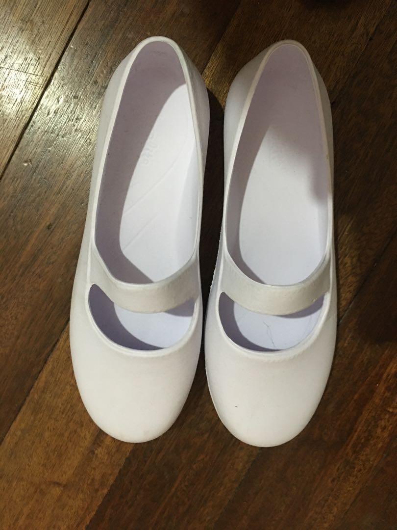 White sale clinical shoes