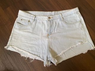(Category: ) located in . Submitted by ShoppingQueen52 (Listing ID 1176089565, Image 1). Description: .