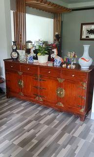 Elegant buffet table