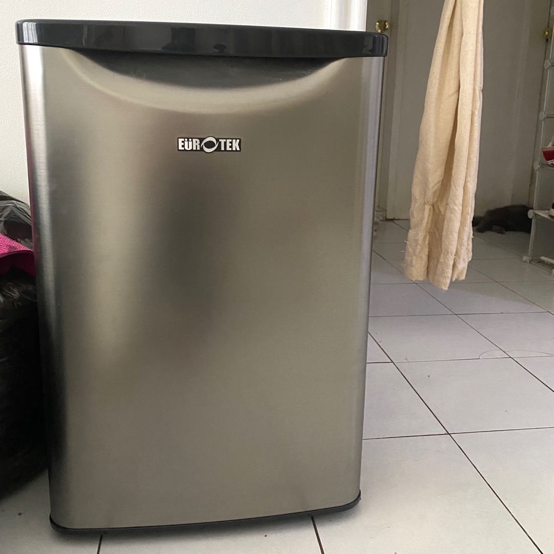 Eurotek 2.8cuft Personal Refrigerator, TV & Home Appliances, Kitchen