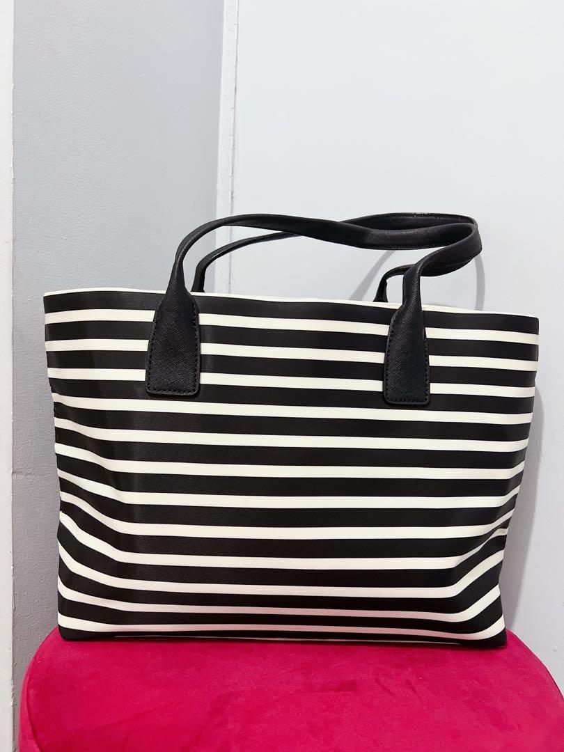 katespade totebag nylon (Category: Luxury Bags & Wallets) located in Quezon City. Submitted by lckypao (Listing ID 1176192432, Image 2). Description: good as new malaki .