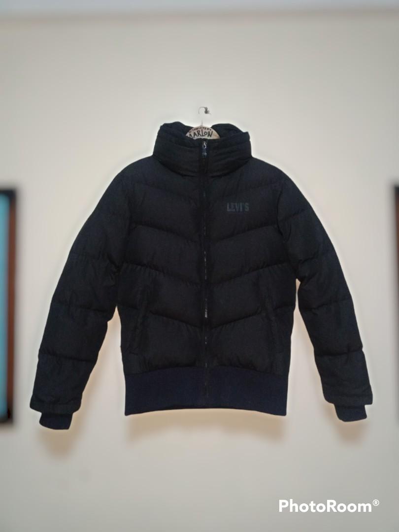 Levis Puffer Jacket Medium to Large, Men's Fashion, Coats, Jackets and  Outerwear on Carousell