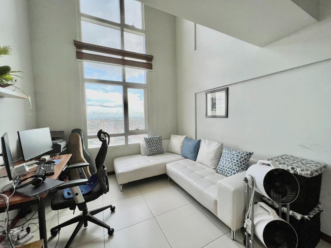 LoftType 1 Bedroom Unit For Sale with Rental at The Columns