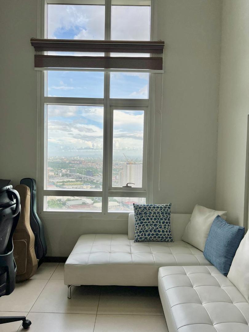 LoftType 1 Bedroom Unit For Sale with Rental at The Columns