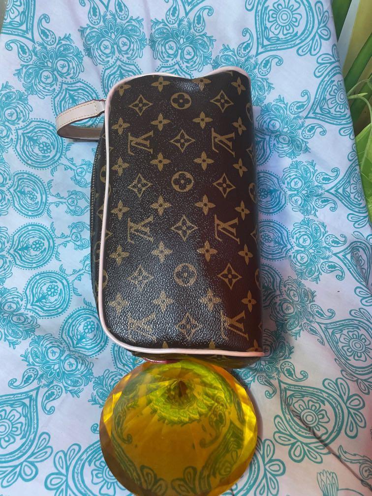 LV Monogram Shoe bag unisex (Category: Luxury Bags & Wallets) located in Antipolo. Submitted by brndedstuff (Listing ID 1176090823, Image 2). Description: .