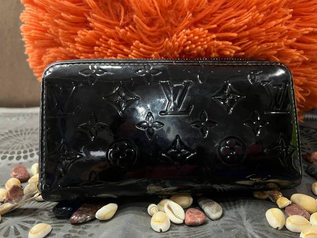 LV wallet authentic (Category: Wallets & Card holders) located in Alaminos. Submitted by Twinkle (Listing ID 1176065702, Image 3). Description: .