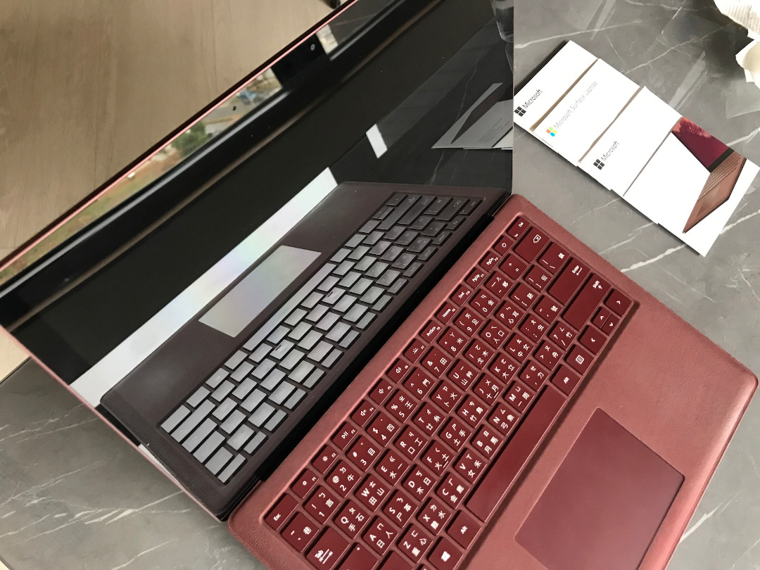 [Microsoft 微軟] Surface Laptop 2 勃艮第酒紅13.5吋觸控螢幕筆電(不