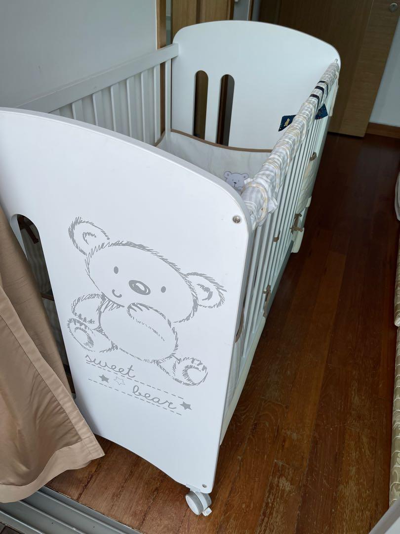 Micuna baby crib, Babies & Kids, Baby Nursery & Kids Furniture, Cots