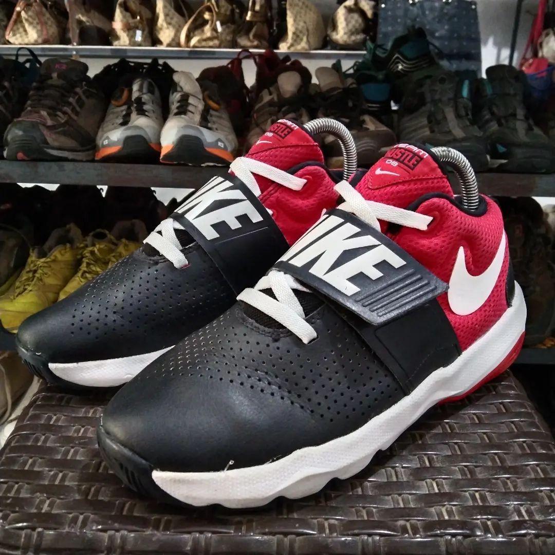 Nike team hustle d8 red clearance