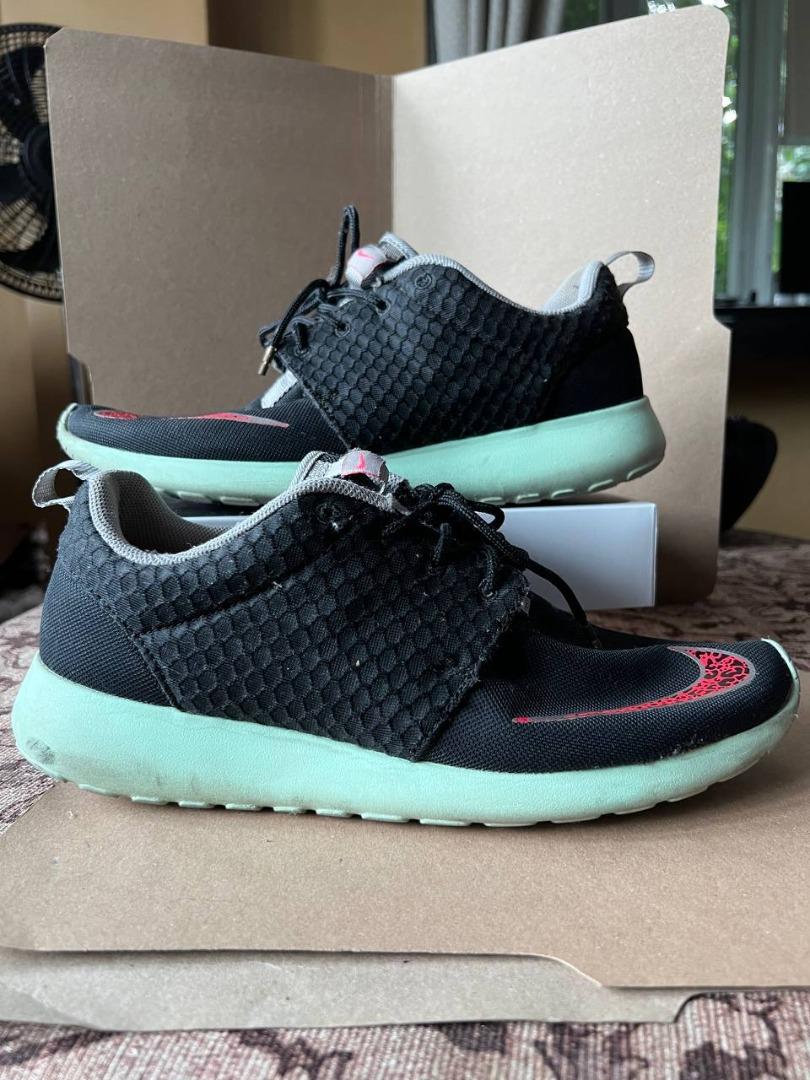 Yeezy roshe runs deals