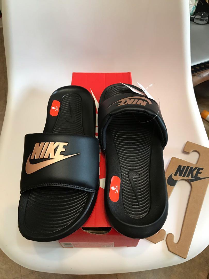 Nike victori one slides size 9 womens 