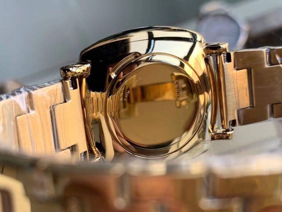 Original Marc Jacobs Gold Watch (Category: Women's Watches) located in Bulacan. Submitted by watchabagsph2.0 (Listing ID 1176088917, Image 2). Description: ✔️ ORIGINAL/ Authentic ✔️Brandnew ✔️Complete Inclusions: Original Box, Manual, Paper Bag 📌With Seller warranty 💯 Legit Check in any watch service center 💯Pawnable on selected pawnshops (OPEN FOR LAYAWAY, MESSAGE US FOR DETAILS).