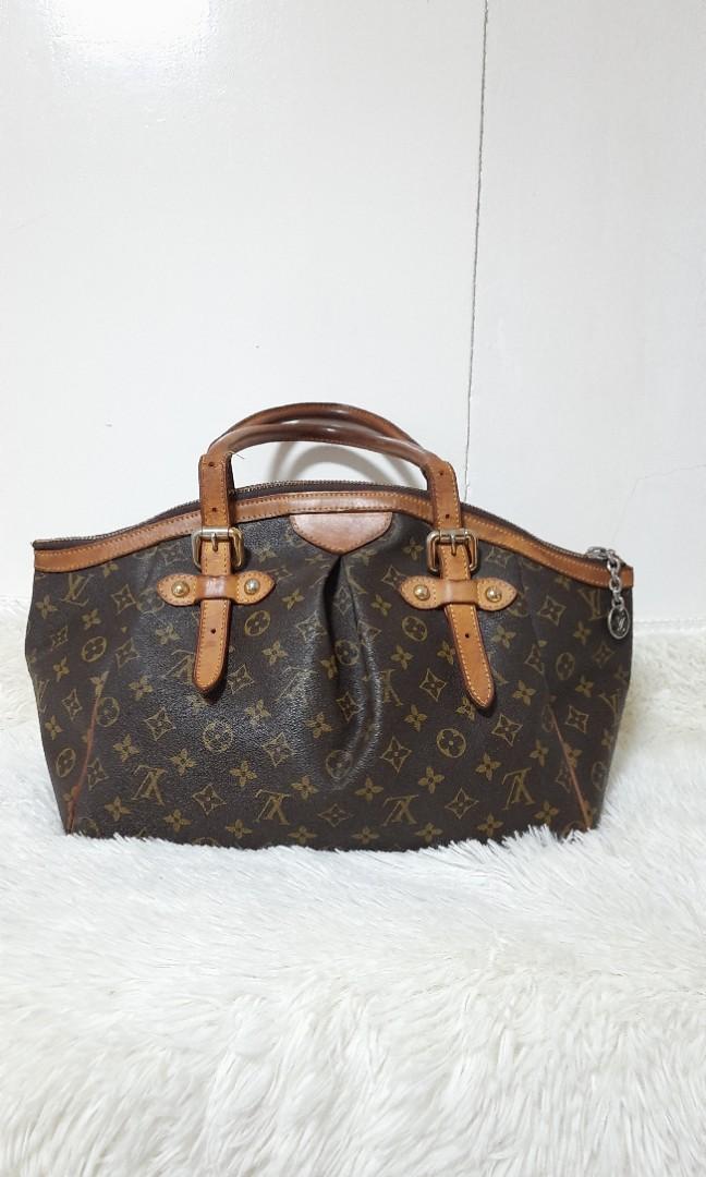 💟Pre💕Louis Vuitton Palermo Monogram CODED (Category: Luxury Bags & Wallets) located in Santa Rosa. Submitted by Zophahollic (Listing ID 1176049552, Image 1). Description: ✅️ with searchable code ❌️With rubs on the corners Please sèe photos, di naman halata if not titigan😉 ✅️ Large size ✅️Gamusa lining.