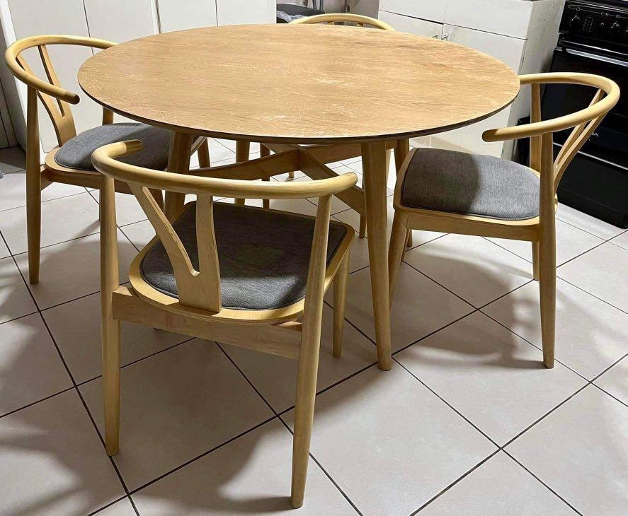 Preloved BLIMS DINING SET (match round table and wishbone accent chairs