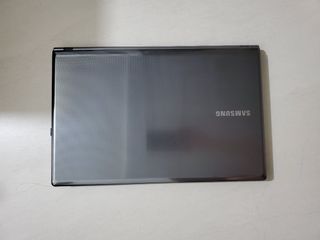 Samsung NP550 17"506643355586406400