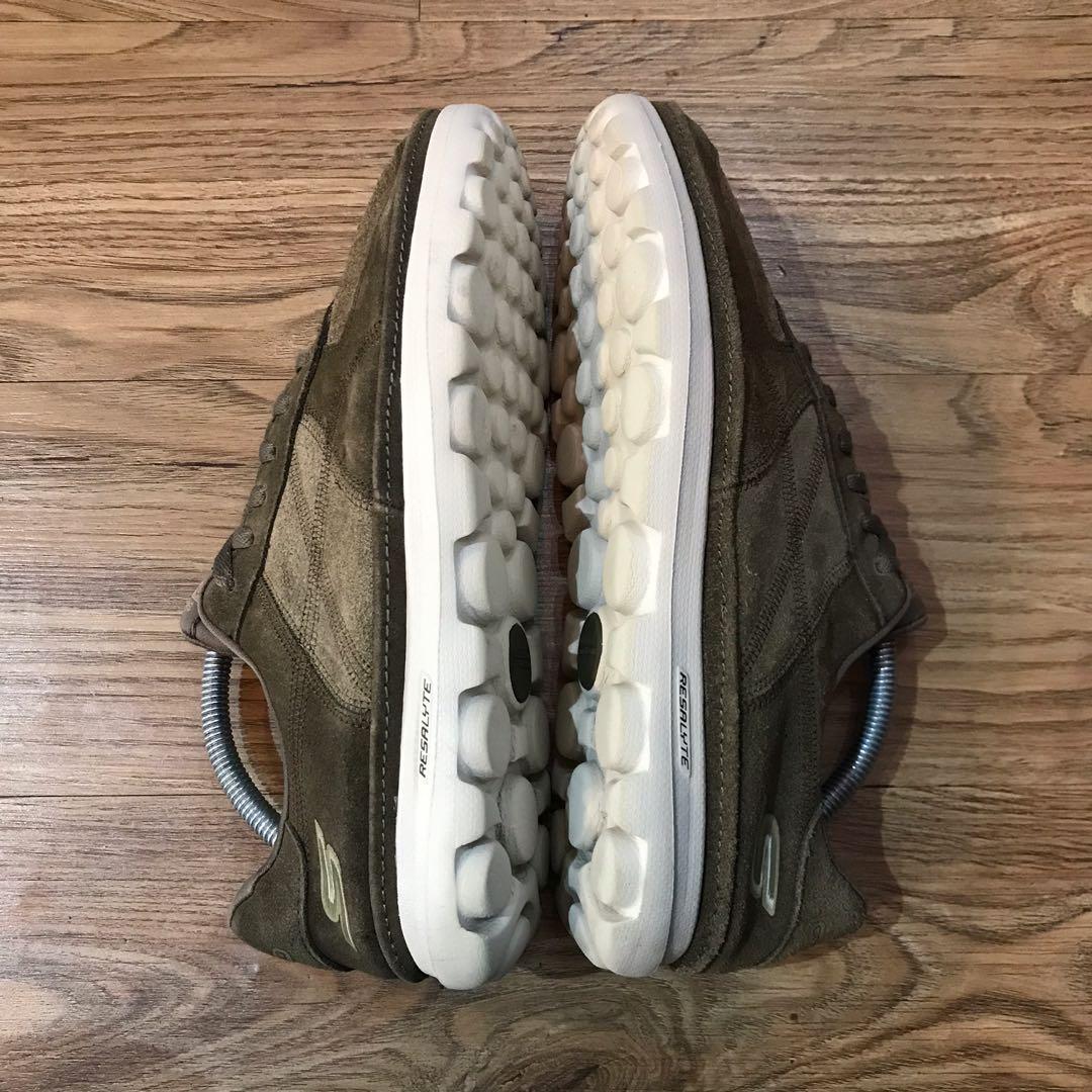 Skechers OntheGo 8uk Men s Fashion Footwear Sneakers on Carousell