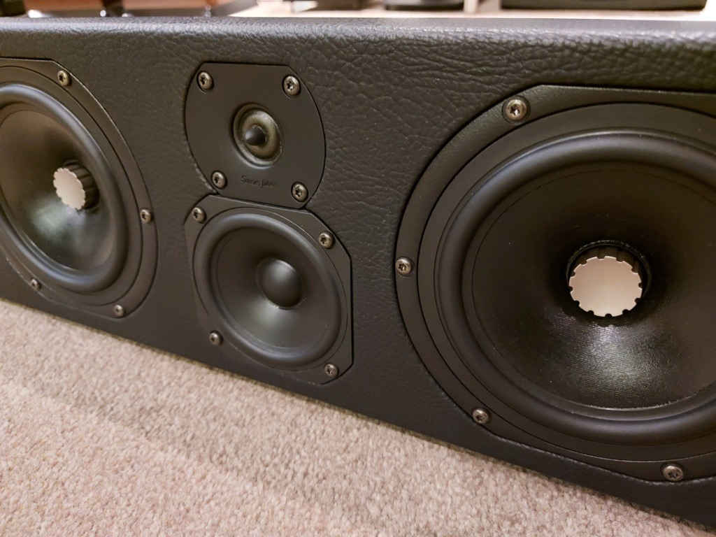 Sonus faber domus center top
