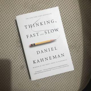 Thinking, Fast and Slow by Daniel Kahneman paperback