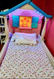 Little tikes Toddler bed