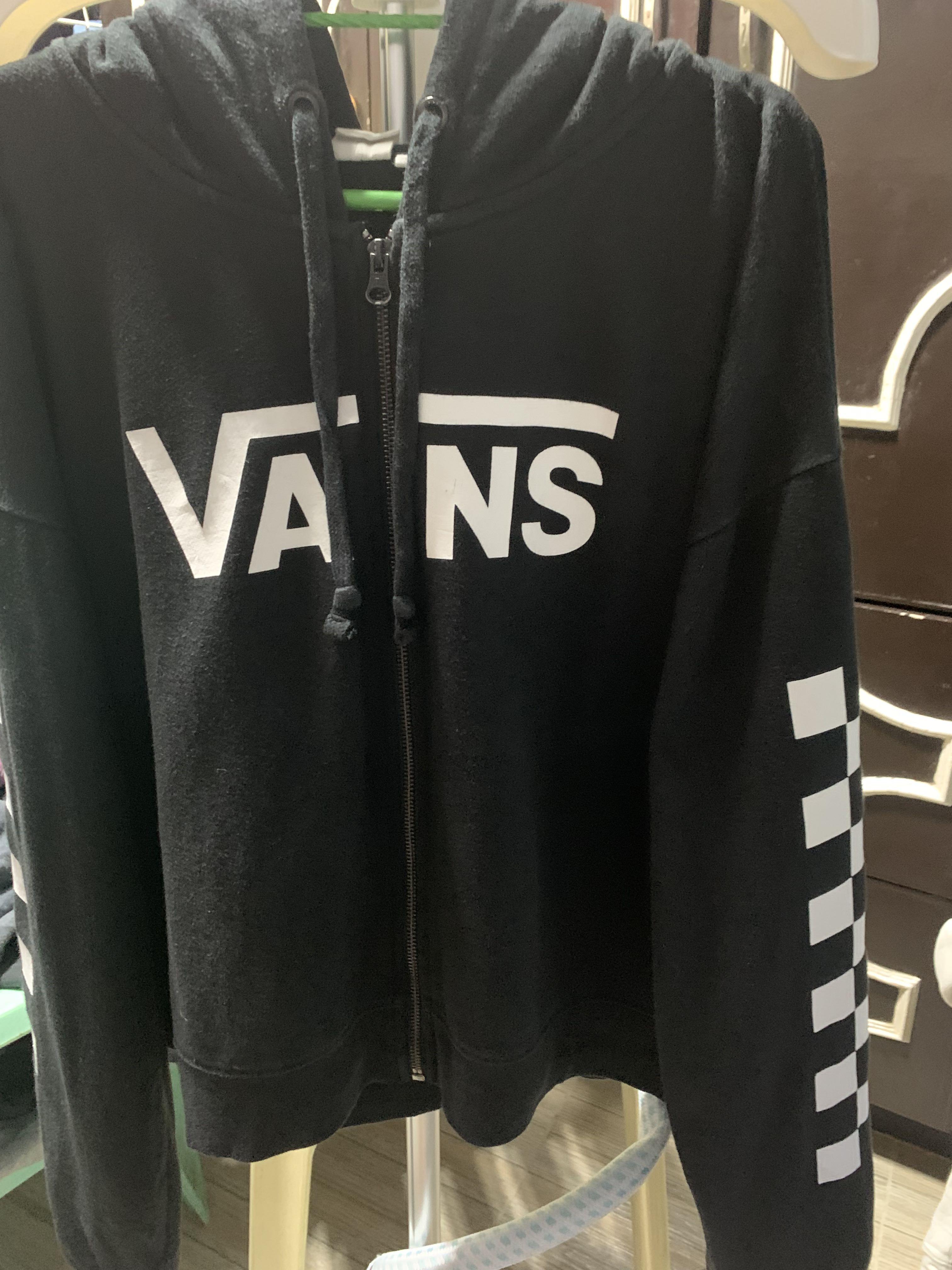 Vans Cropped Zip Up Hoodie, Women's Fashion, Coats, Jackets and Outerwear  on Carousell
