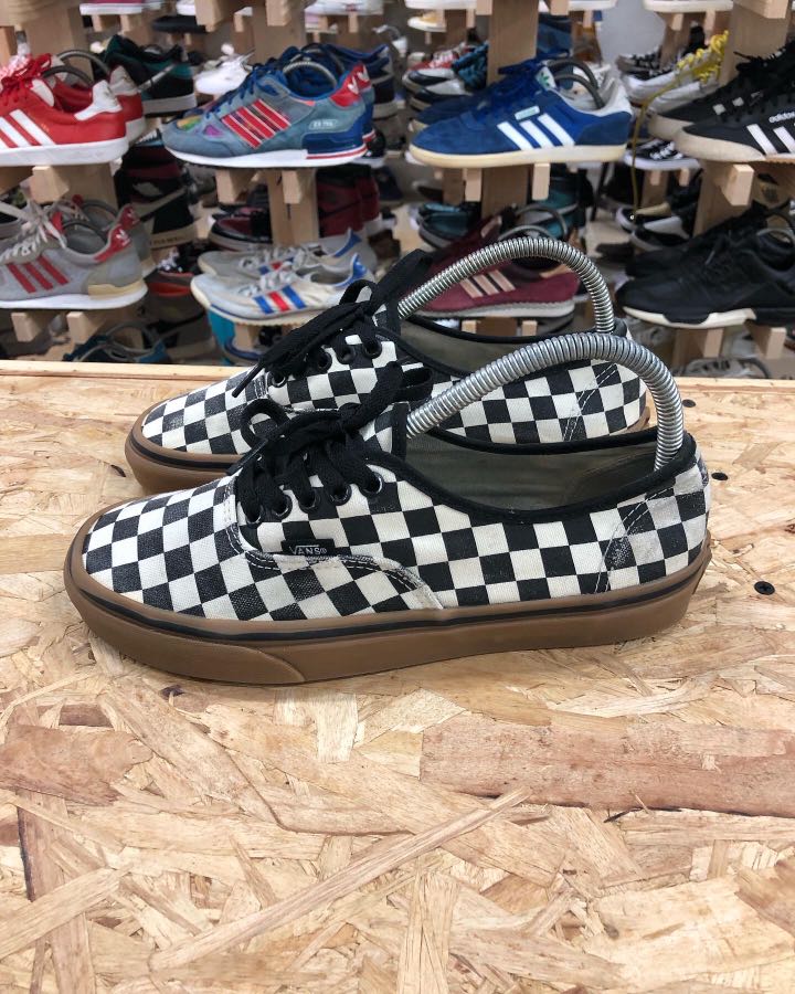 vans with checkerboard sole
