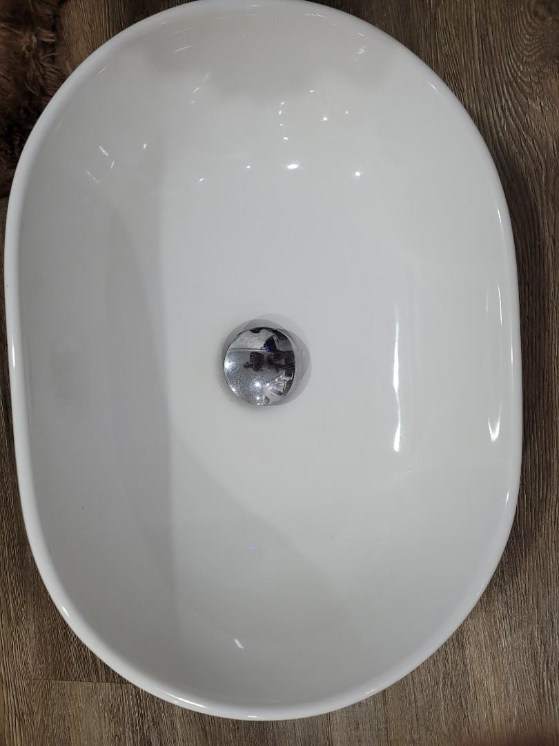 Wash basin, Furniture & Home Living, Bathroom & Kitchen Fixtures on Carousell