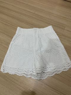 (Category: ) located in . Submitted by thriftmeeeee (Listing ID 1176204840, Image 1). Description: .