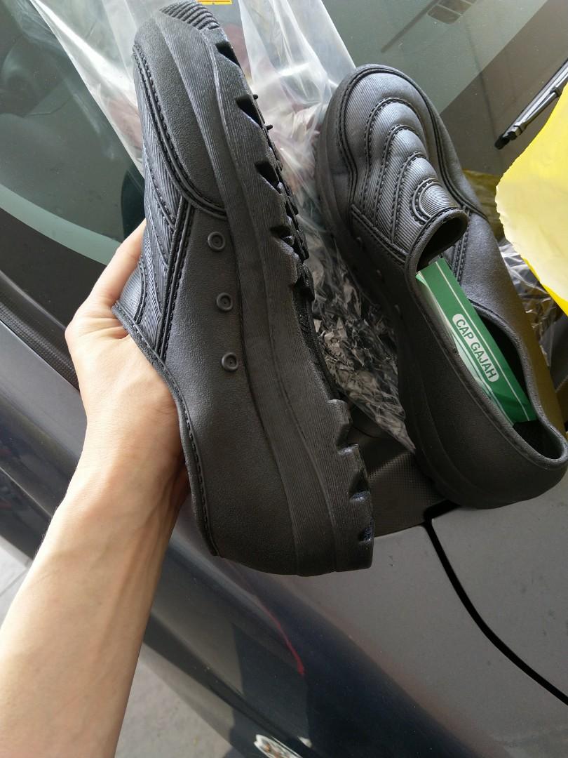 Cap gajah rubber clearance shoes
