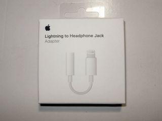 Apple headphone Jack adapter