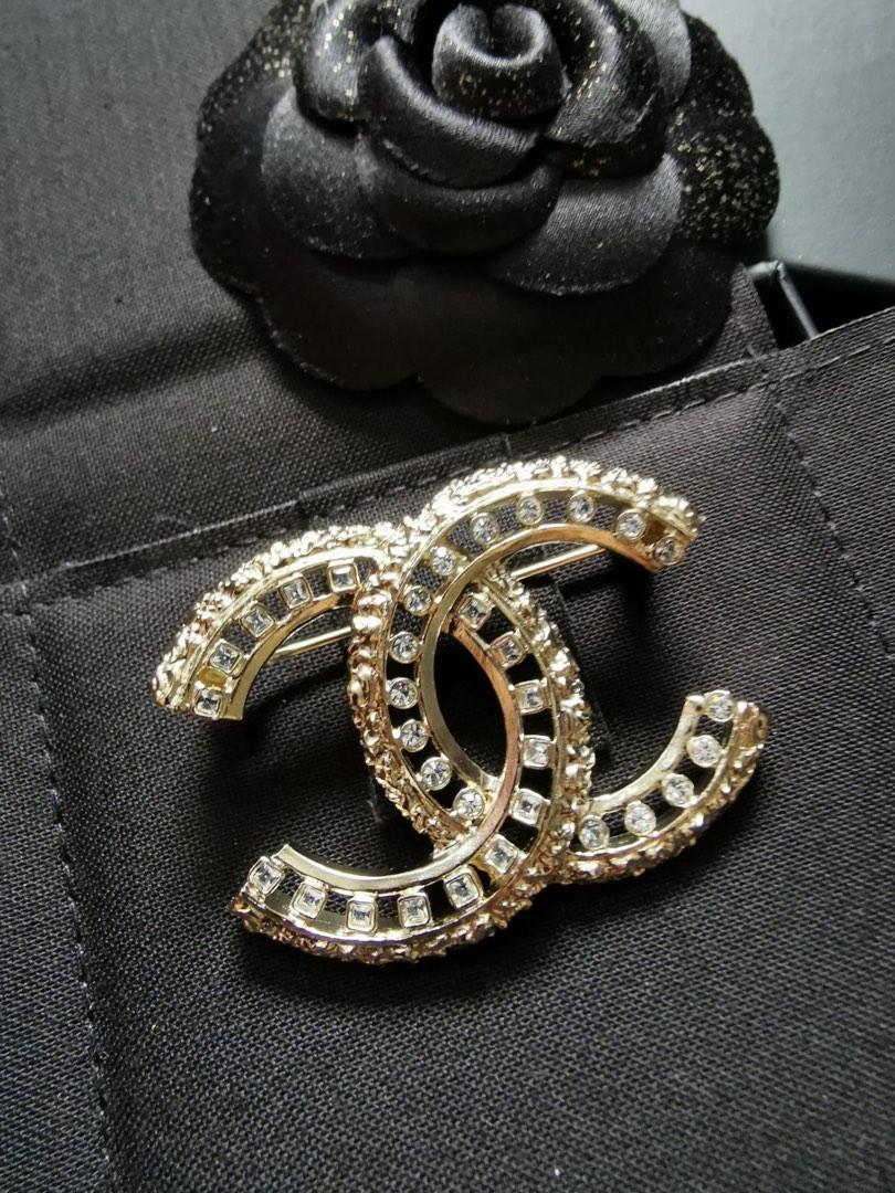 Real top chanel brooch