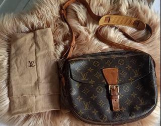 Authentic Louis Vuitton sling bag