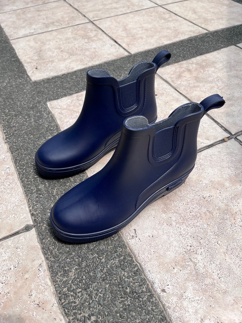 navy blue rain boots