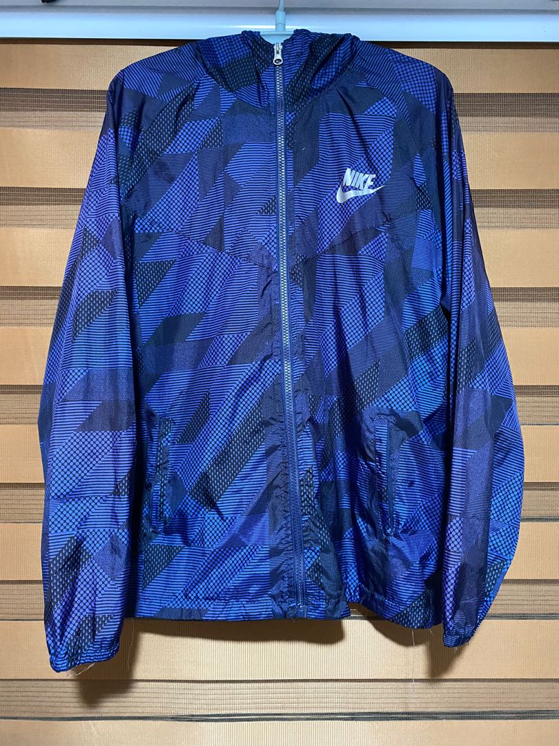 Blue Nike Windbreaker, Men's Fashion, Activewear on Carousell